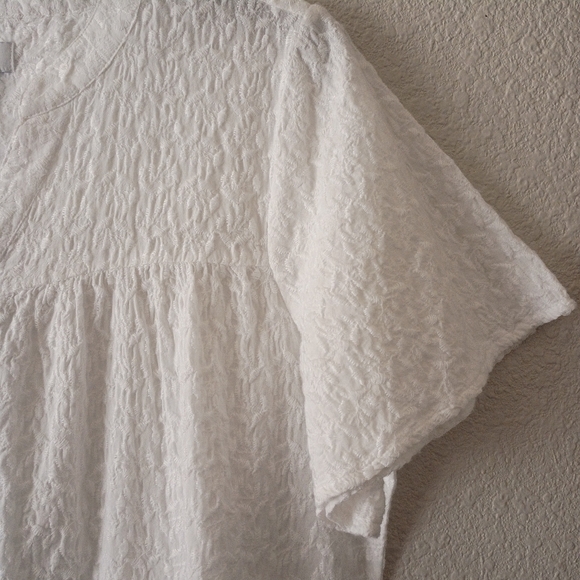NWOT D&Co White All Over Embroidered Cotton Button Up Top - Picture 5 of 8